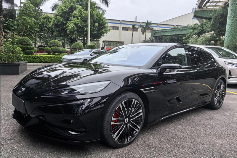 Denza Z9 GT Black Warrior Edition je razkrita z borbenim občutkom