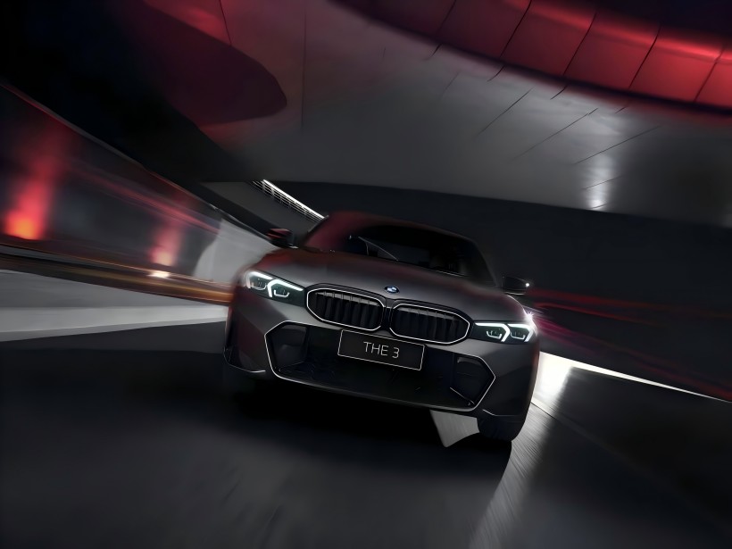 Izdane so bile uradne slike BMW 3 Series 50th Your Land Limited Edition. Omejeno na 2500 enot in opremljene z ekskluzivnim barvnim delom itd.