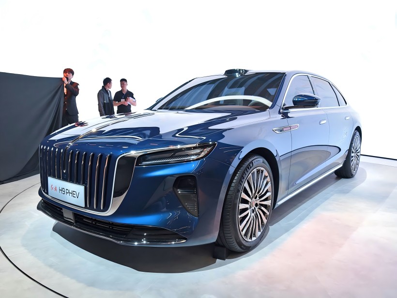 Hongqi H9 PHEV, ki ga poganja 2,0T vtič - v hibridnem pogonskem sklopu in opremljeni z aktivnim vzmetenjem, bo predstavljen v drugi polovici leta 2025.