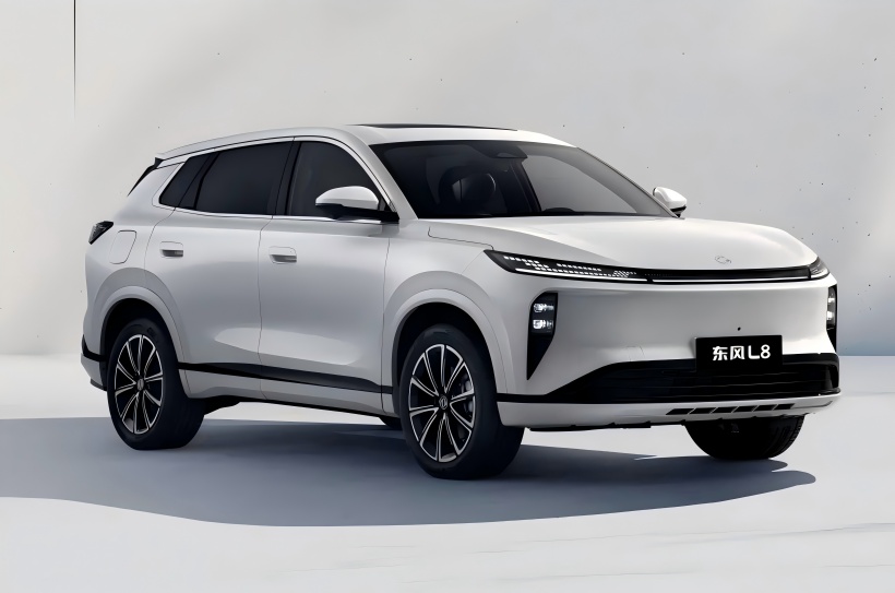 Izpuščene so uradne zunanje slike Dongfeng Fengshen L8. Opremljen je s hibridnim sistemom Dongfeng Maha in bo predstavljen sredi - 2025.